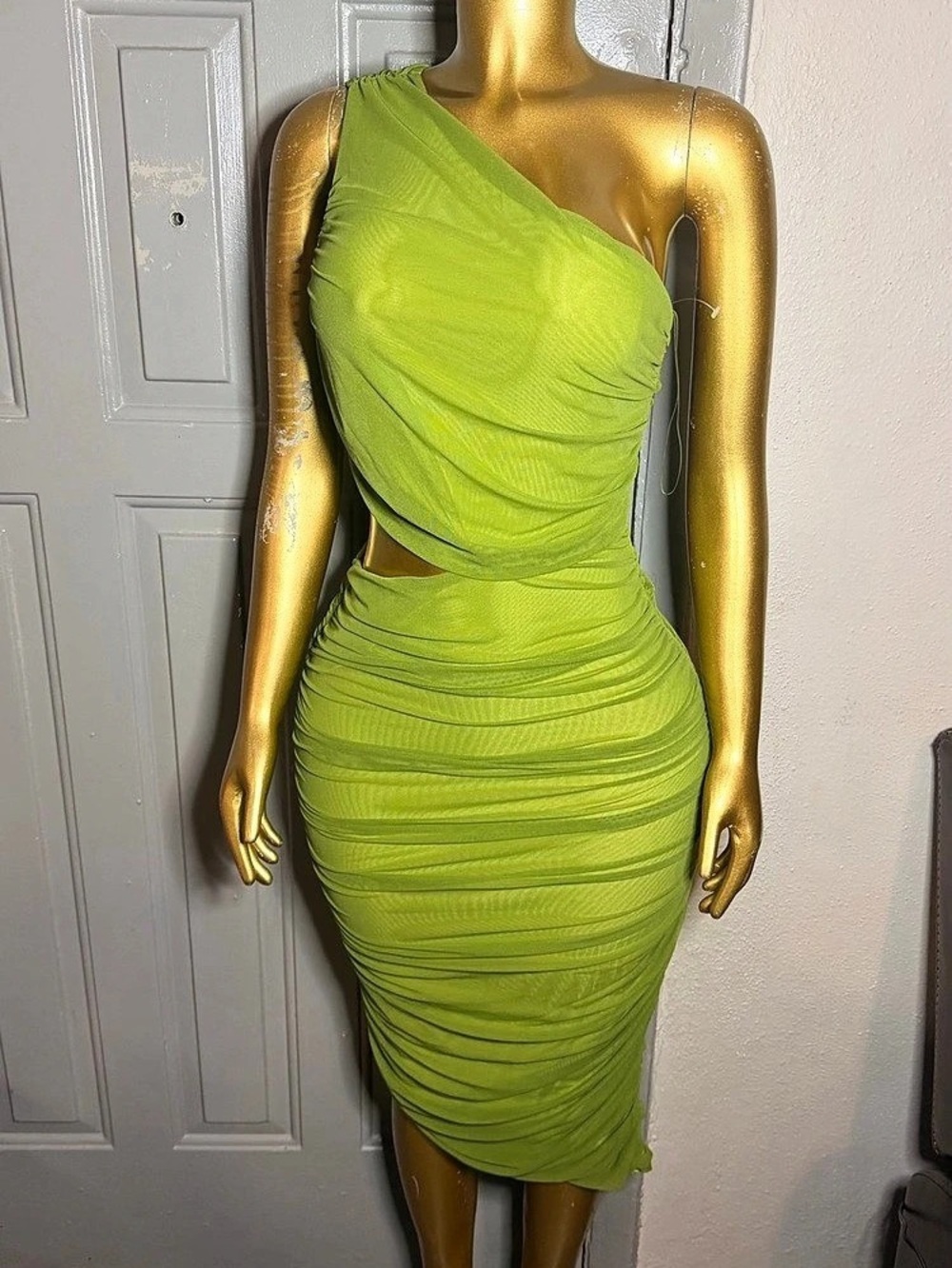 Fashion Nova Dinner In Venice Ruched Midi Dress Green Large